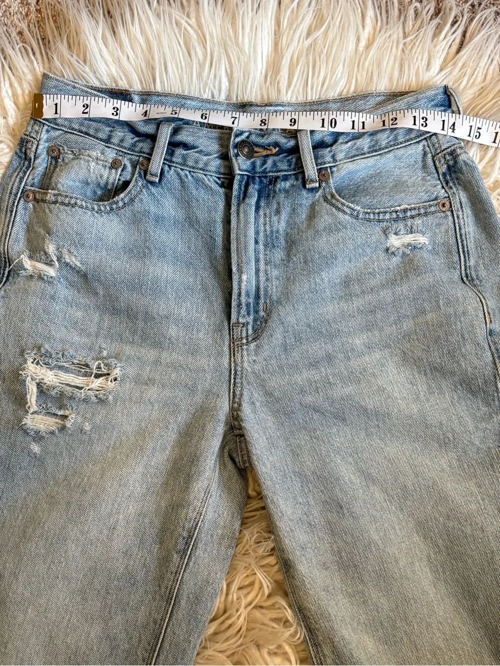 American Eagle Distressed Skater Jeans Size 4Short